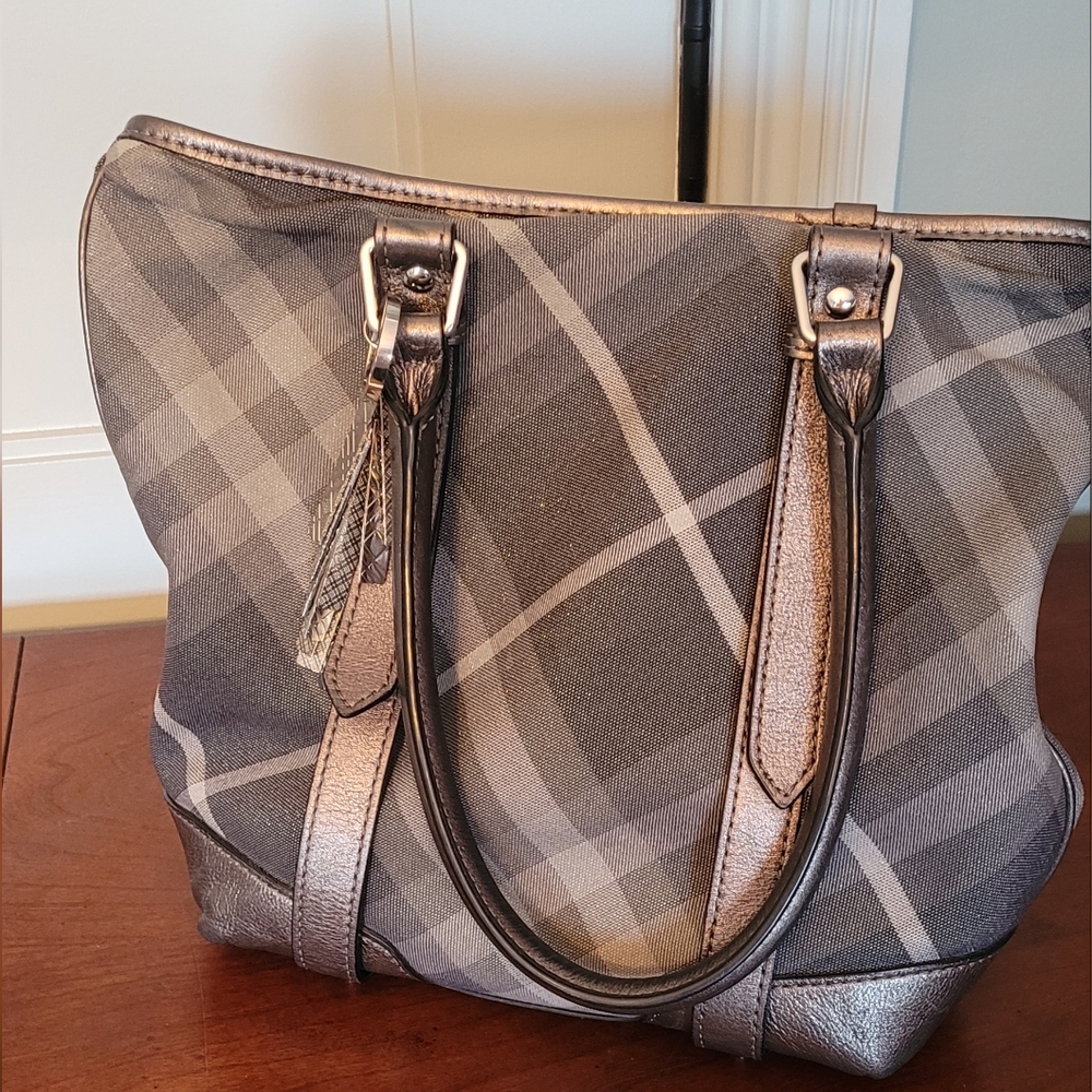 Burberry Tote Bag - Picture 8 of 8